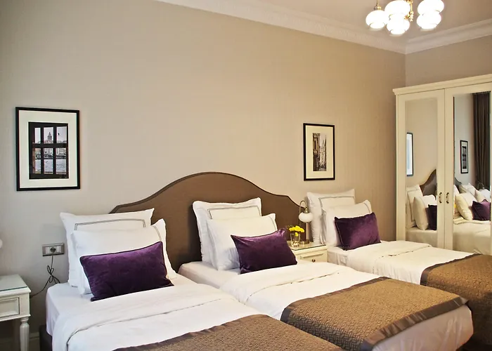 Meroddi Galata Mansion 3*