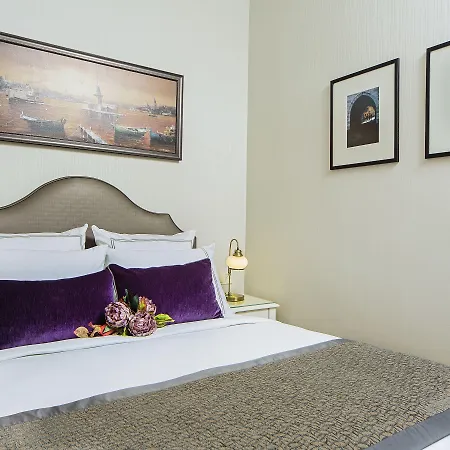 Meroddi Galata Mansion Стамбул