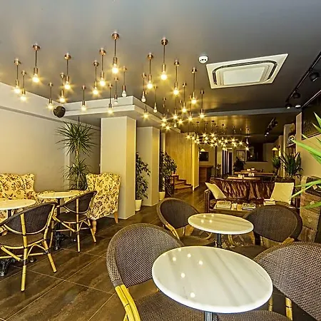 Meroddi Galata Mansion 3*