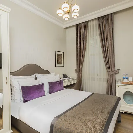 Meroddi Galata Mansion 3*