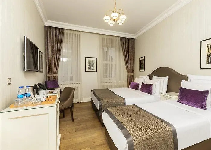 Отель Meroddi Galata Mansion Стамбул