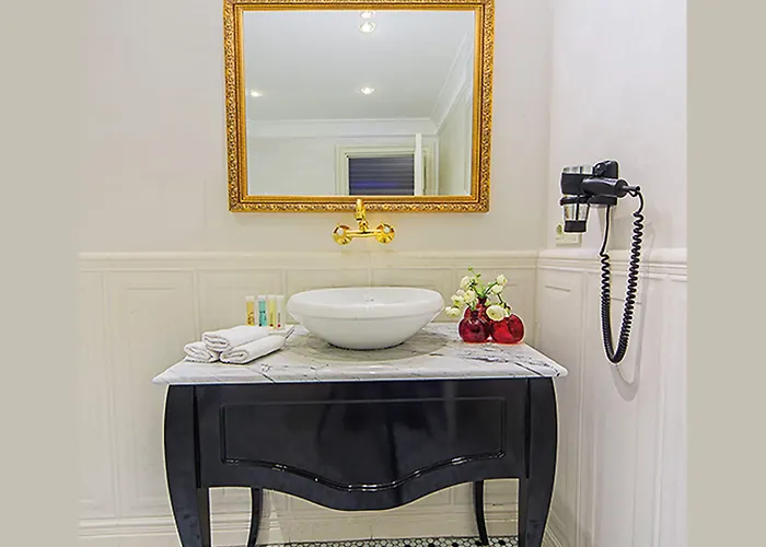 Meroddi Galata Mansion