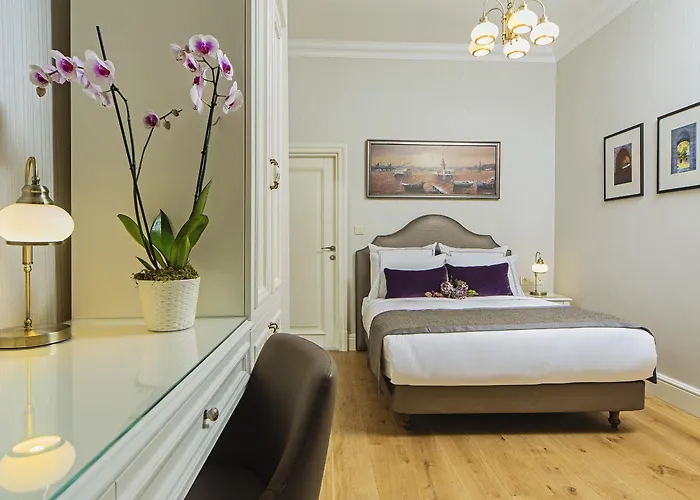 Отель Meroddi Galata Mansion 3*