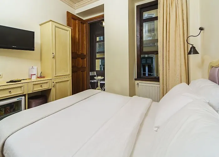 Meroddi Galata Mansion 3* Стамбул