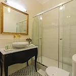 Отель Meroddi Galata Mansion 3*