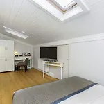 Meroddi Galata Mansion Отель Стамбул