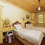 Meroddi Galata Mansion Отель