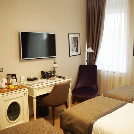 Отель Meroddi Galata Mansion 3*