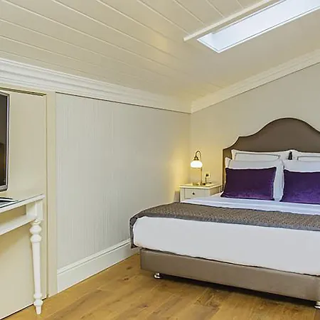 Meroddi Galata Mansion Otel 3*