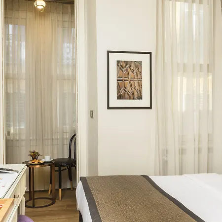 Meroddi Galata Mansion Otel 3*
