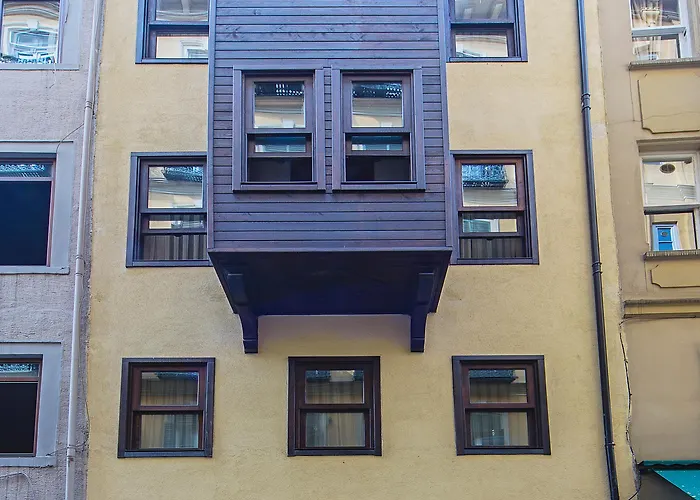 Meroddi Galata Mansion 3*